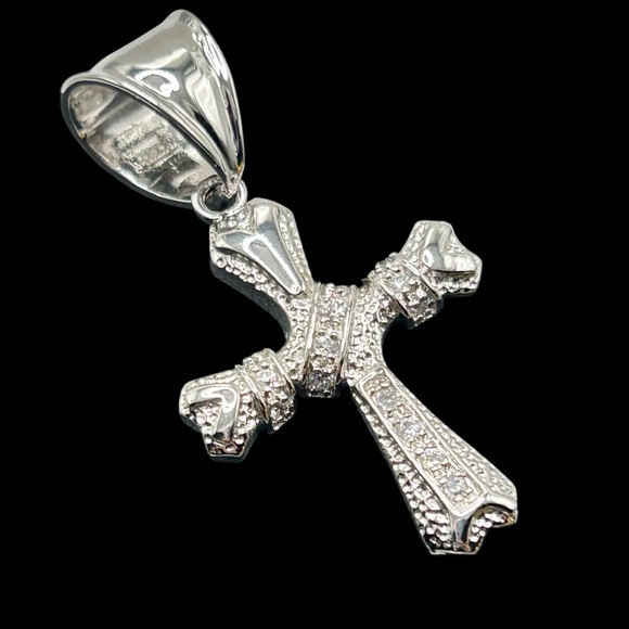 Sterling Silver CZ Cross Pendant Unisex - Picture 1 of 5